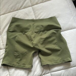 Alphalete amplify shorts